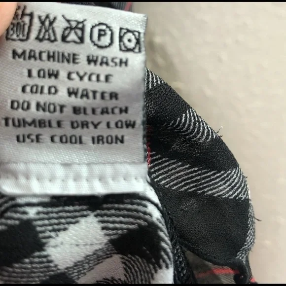 Signature by Larry Levine Black, Red & White Plaid - Ruffles at neckline Size L - Picture 7 of 10